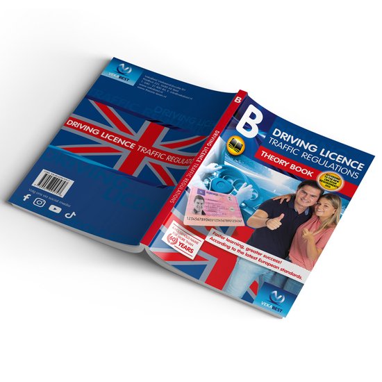Boekomslag van een theorieboek "DRIVING LICENCE TRAFFIC REGULATIONS" met een Brits vlag-design. Een jong stel geeft duimen omhoog, met een rijbewijs en een auto-interieur op de voorgrond.