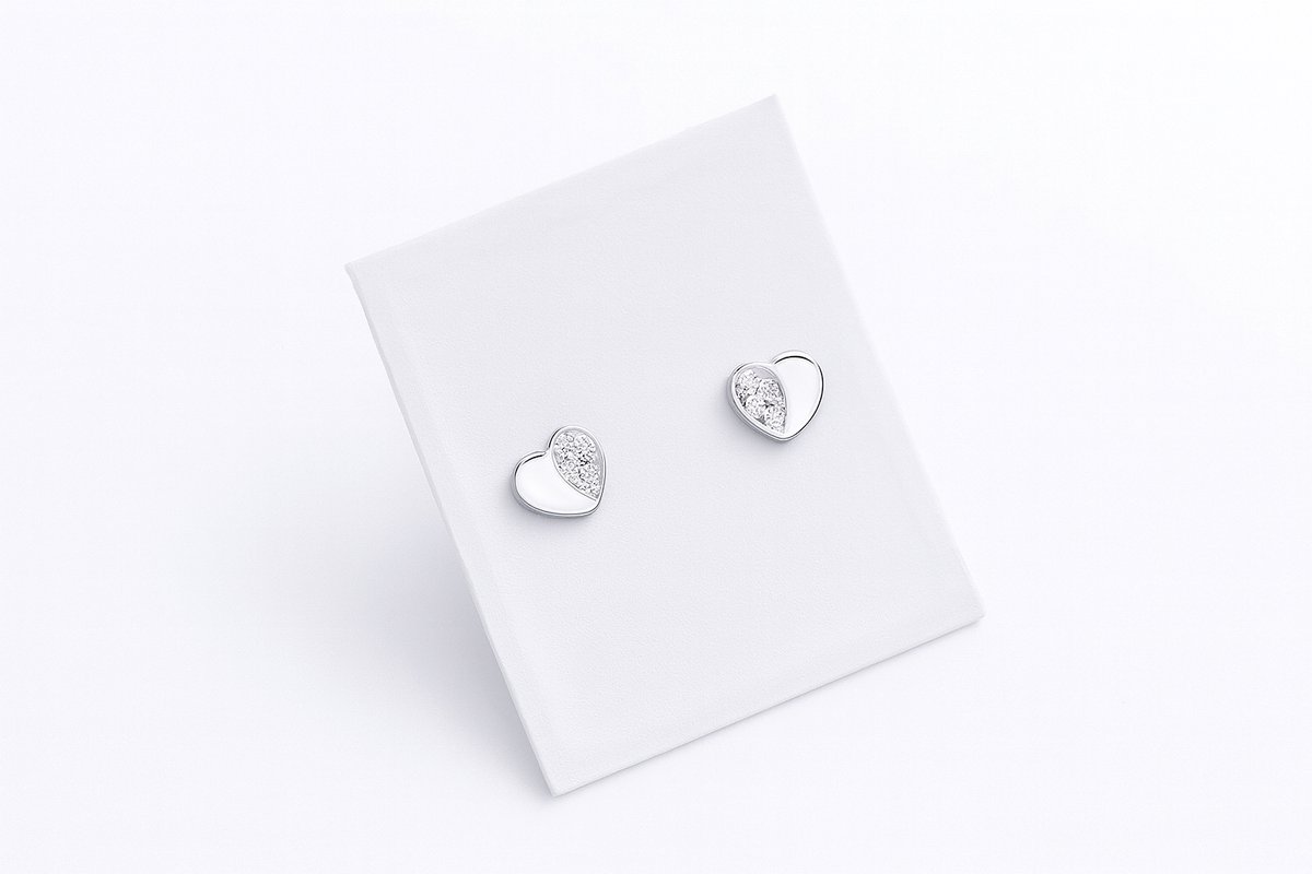 Glitter Heart Oorbellen – 9 Karaat Wittegoud Half Met Witte Steen Oorknopjes, incl. Geschenkverpakking