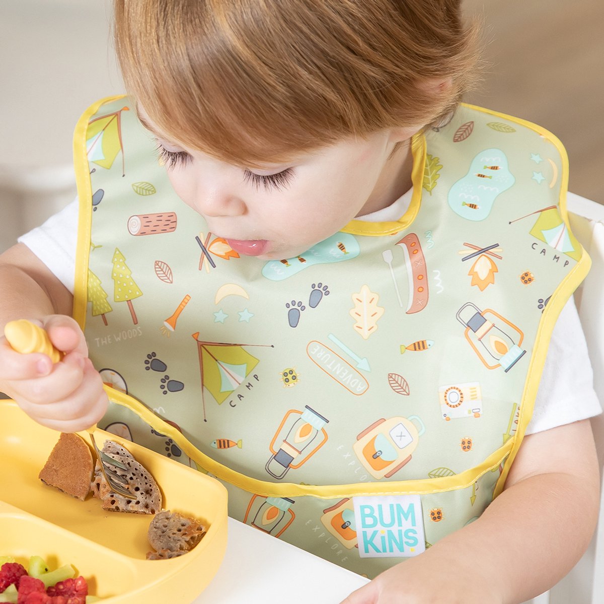 Bumkins SuperBib - Waterdichte Slab met Opvangbakje - Slabbetje voor Baby en Peuter - Eetslab en Knoeislab - Met Klittenband - Machinewasbaar - Baby Led Weaning BLW - Camp Gear - Kamperen - Groen - 6-24 maanden