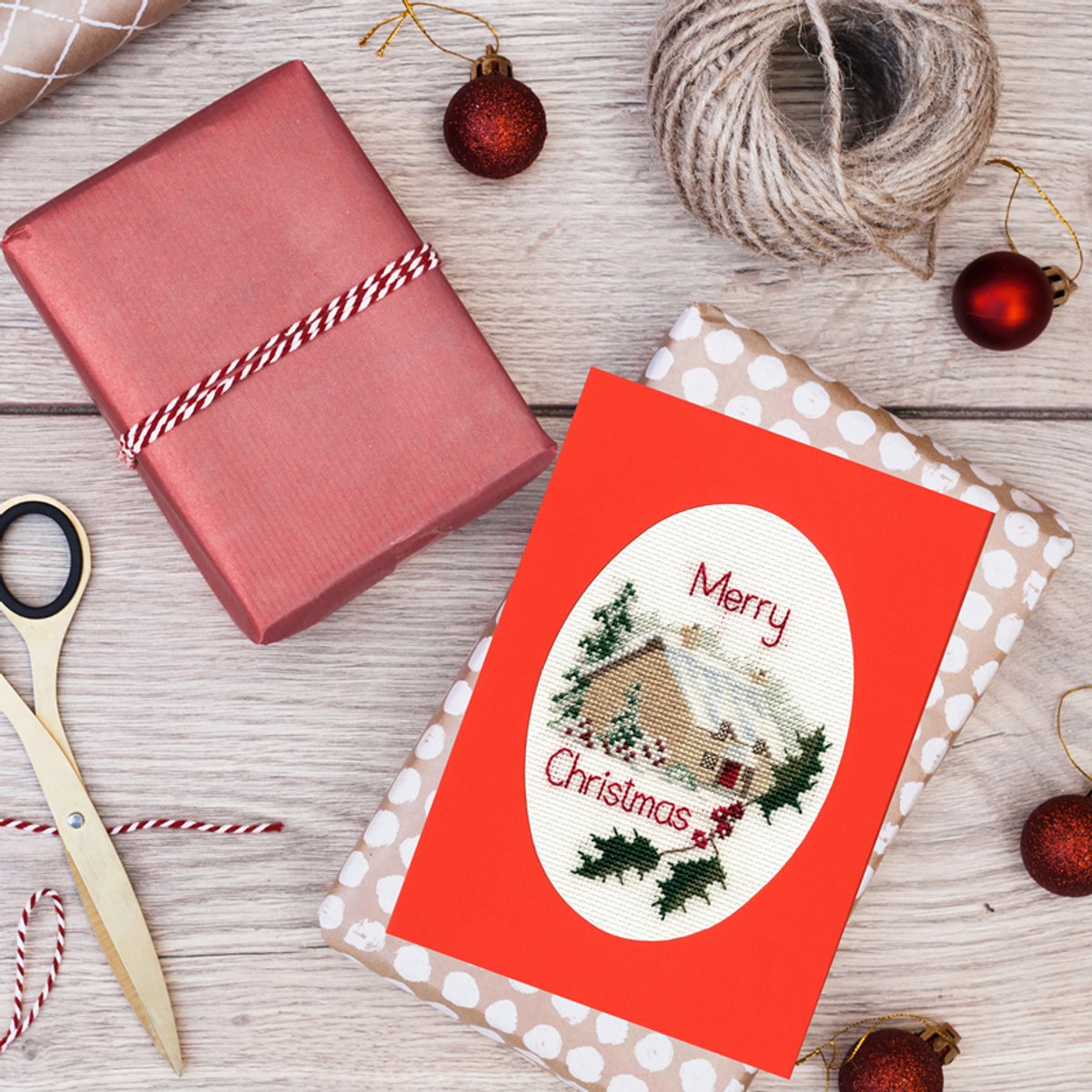Bothy Threads borduurpakket kerstkaart merry Christmas kersthuis CDX26 telpatroon