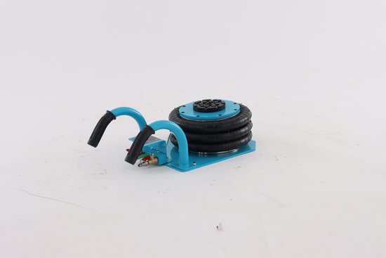 Blauwe pneumatische krik met drie zwarte opblaasbare lagen, zwarte handvatten en een blauw onderstel.