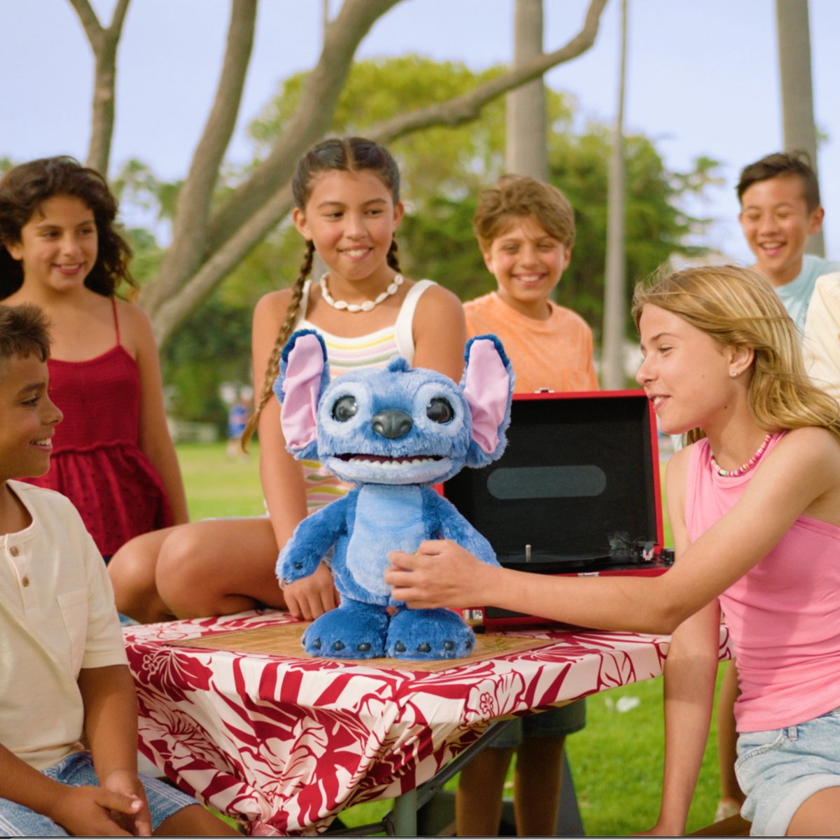 Disney Stitch - Ultimate Stitch - Interactieve pluchen knuffel - Brabbelt zijn Stitch taal, danst, zingt en beweegt — afbeelding 3