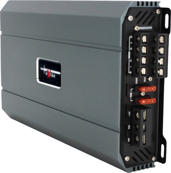 Zijaanzicht van de Excalibur X4100.4 versterker, met de aansluitingen aan de achterzijde zichtbaar.