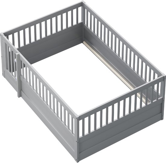 Grijs houten kinderbedframe van 200 x 140 cm met hekken.