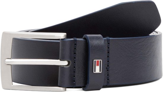 Ceinture en cuir bleu foncé Tommy Hilfiger avec boucle argentée et logo Tommy Hilfiger.