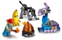 Figurines LEGO Fortnite : une banane, un loup, un feu de camp et un lama bleu.