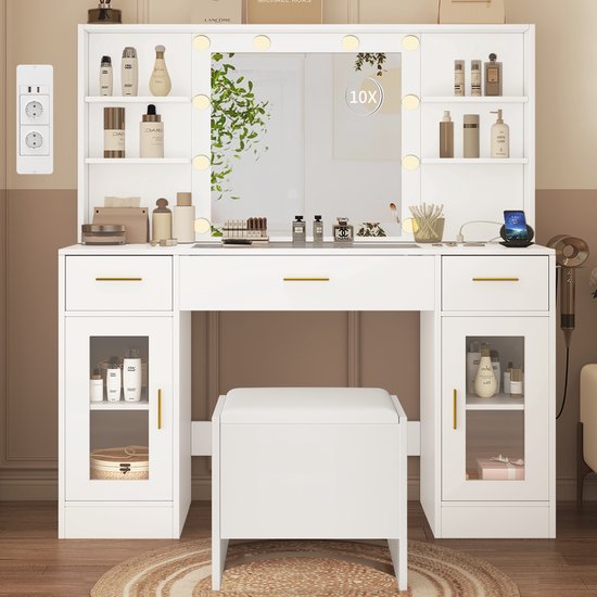 Witte kaptafel met spiegel met verlichting, 3 lades, 2 kasten en een wit krukje.