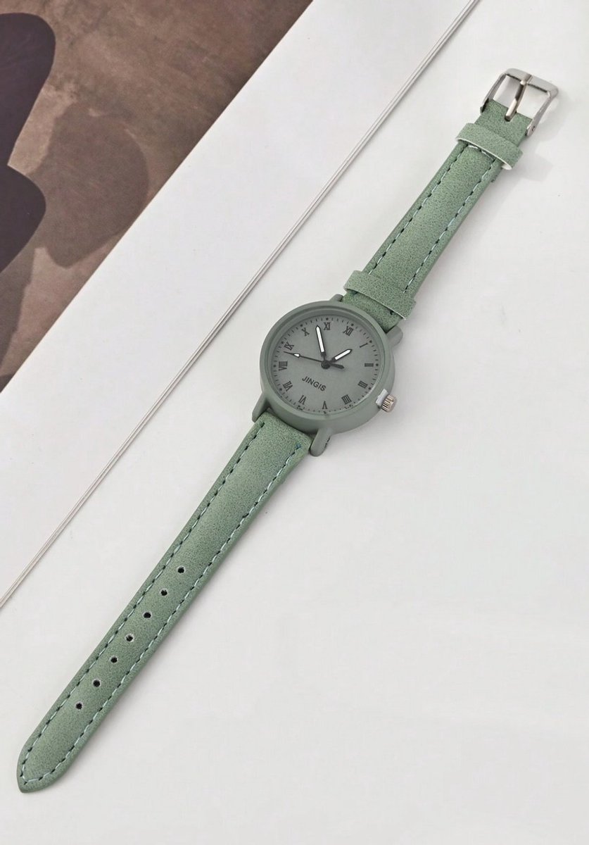 Vintage horloge groen met Romeinse Cijfers