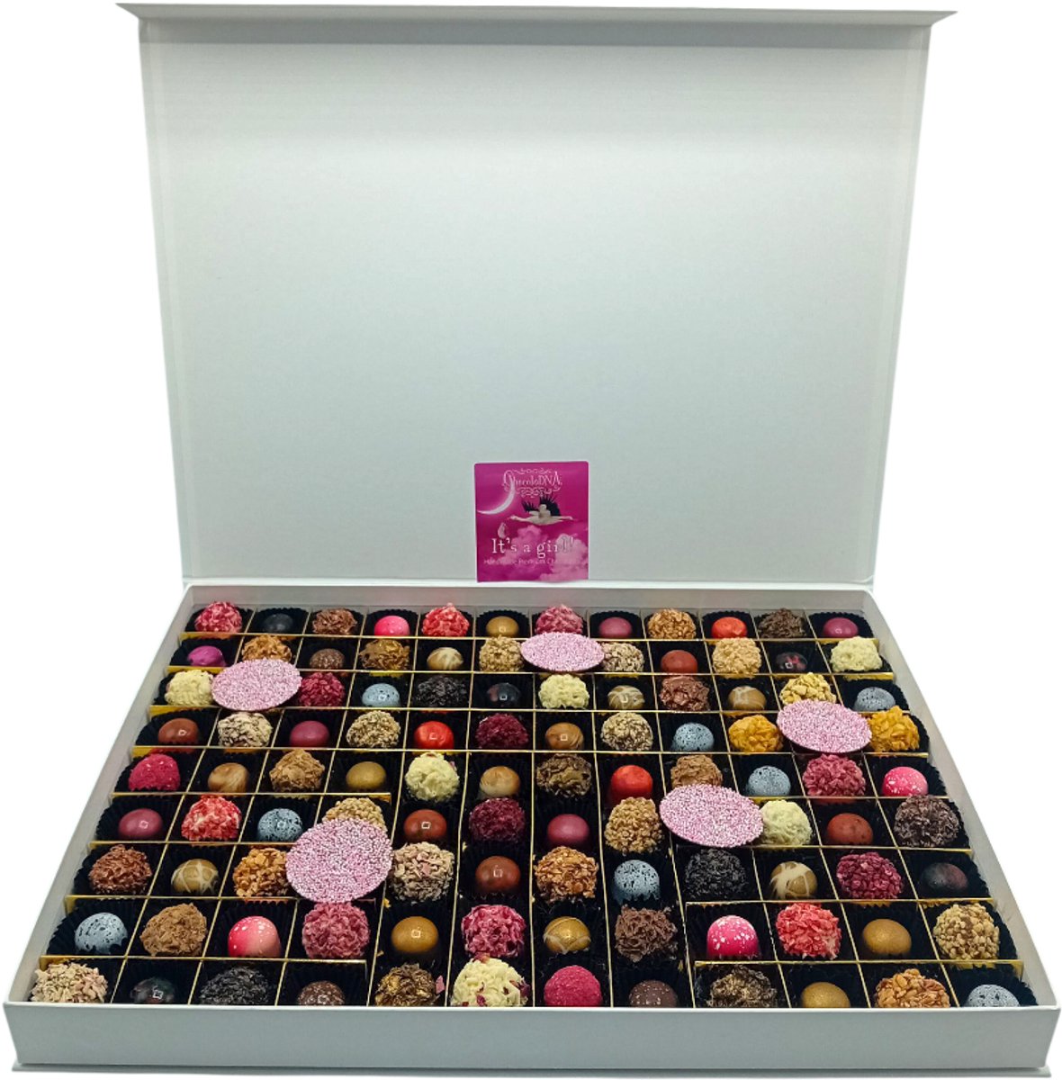 Geboortebox Niet normaal groot 108 It's a Girl luxe chocolade Truffels & Pralines: Geboortebox_Geboortecadeau_Kraamcadeau_Cadeau Baby_Handgemaakte chocolade geboorte cadeau_Chocoladetruffels_Bonbons_Geschenkdoos_Moeder_Vegatarisch_Baby Love