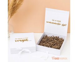 Ideefabriek - Geschenkdoos - Ceremoniemeester vragen huwelijk - 'Wil je onze ceremoniemeester zijn?' - Giftbox wit - 28.5 x 29 x 8.7 cm