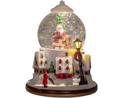 Anna's Collection Snowglobe landschap - wit - met kerstman - 21 cm - sneeuwbol lantaarn - kerstdecoratie