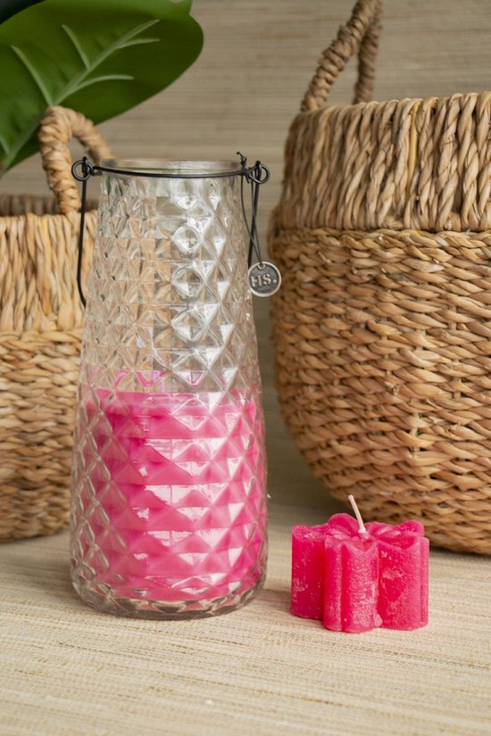 Kaars Vitra Fuchsia - Home Society - Kaars - Vitra - Hangkaars - Fuchsia - Kerst - 9.7x9.7x21.5 cm - 98 branduren