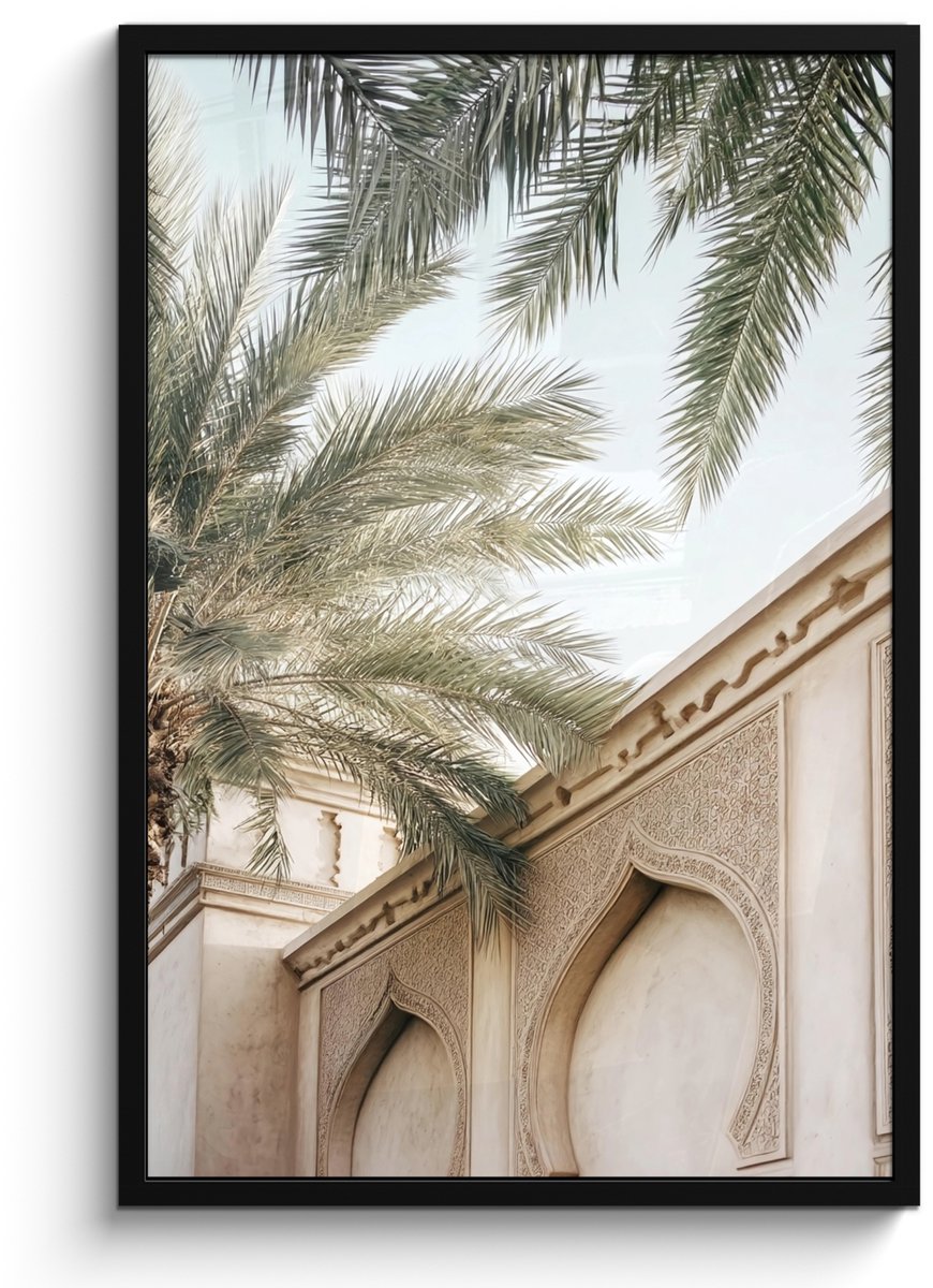 FrameYourWall Poster in lijst - Fotolijst 60x90 cm - Posters - Gebouw - Palmbomen - Beige - Zon - Posterlijst zwart - Decoratie - Wanddecoratie woonkamer - Muurdecoratie slaapkamer