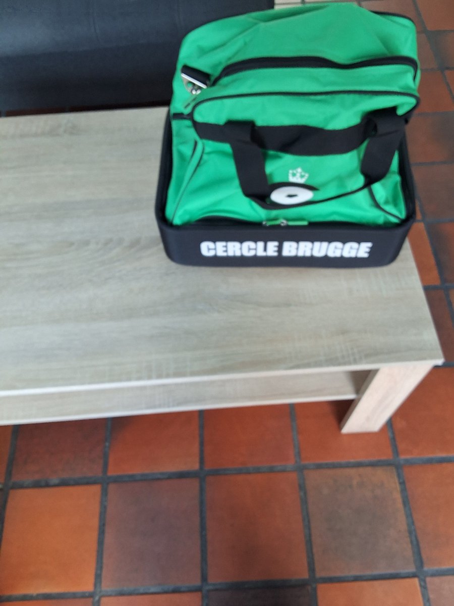 Cerle Brugge voetbalzak met vanonder vak voor de schoenen 38x34x28cm ( 6j tot 10j )