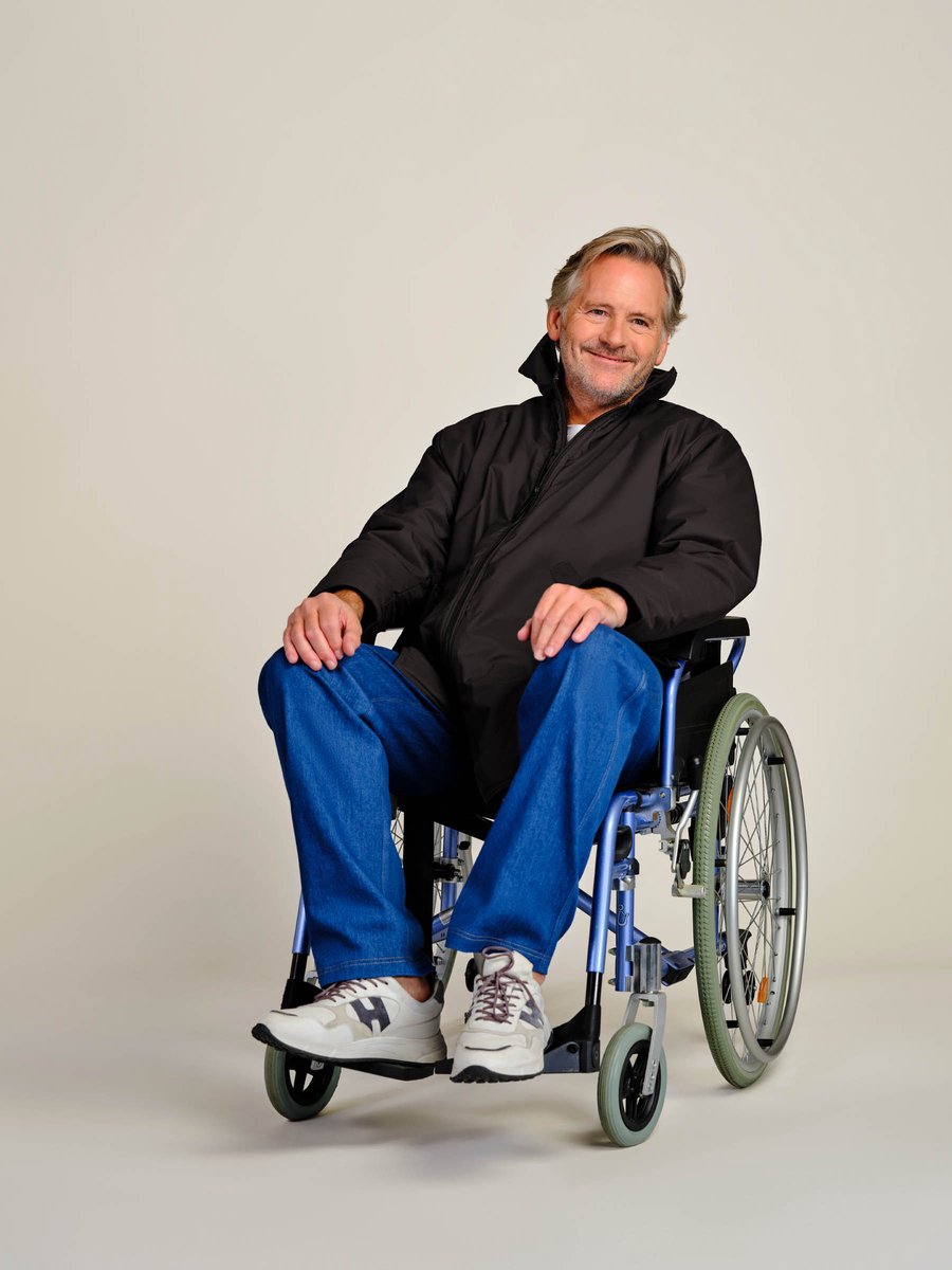 Rolstoeljas winter | Rolstoeljassen & Rolstoelponcho's | Aangepaste jas rolstoel | Zwart | XL