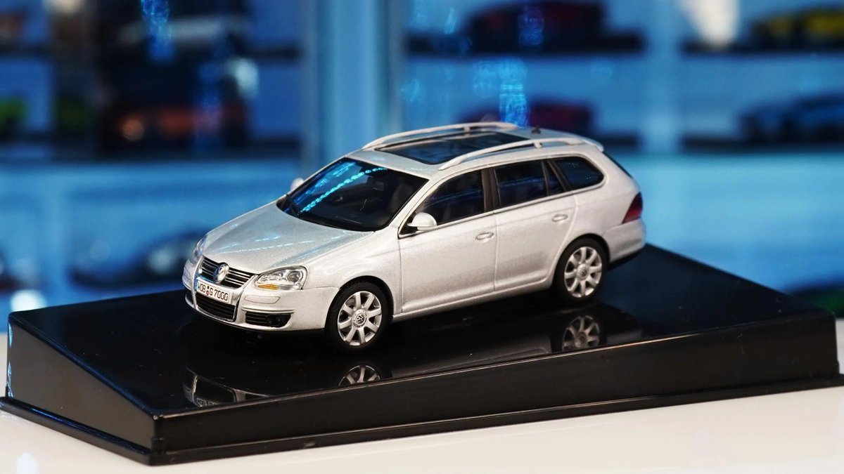 Volkswagen Golf V Variant - 2007 - Autoart 1:43