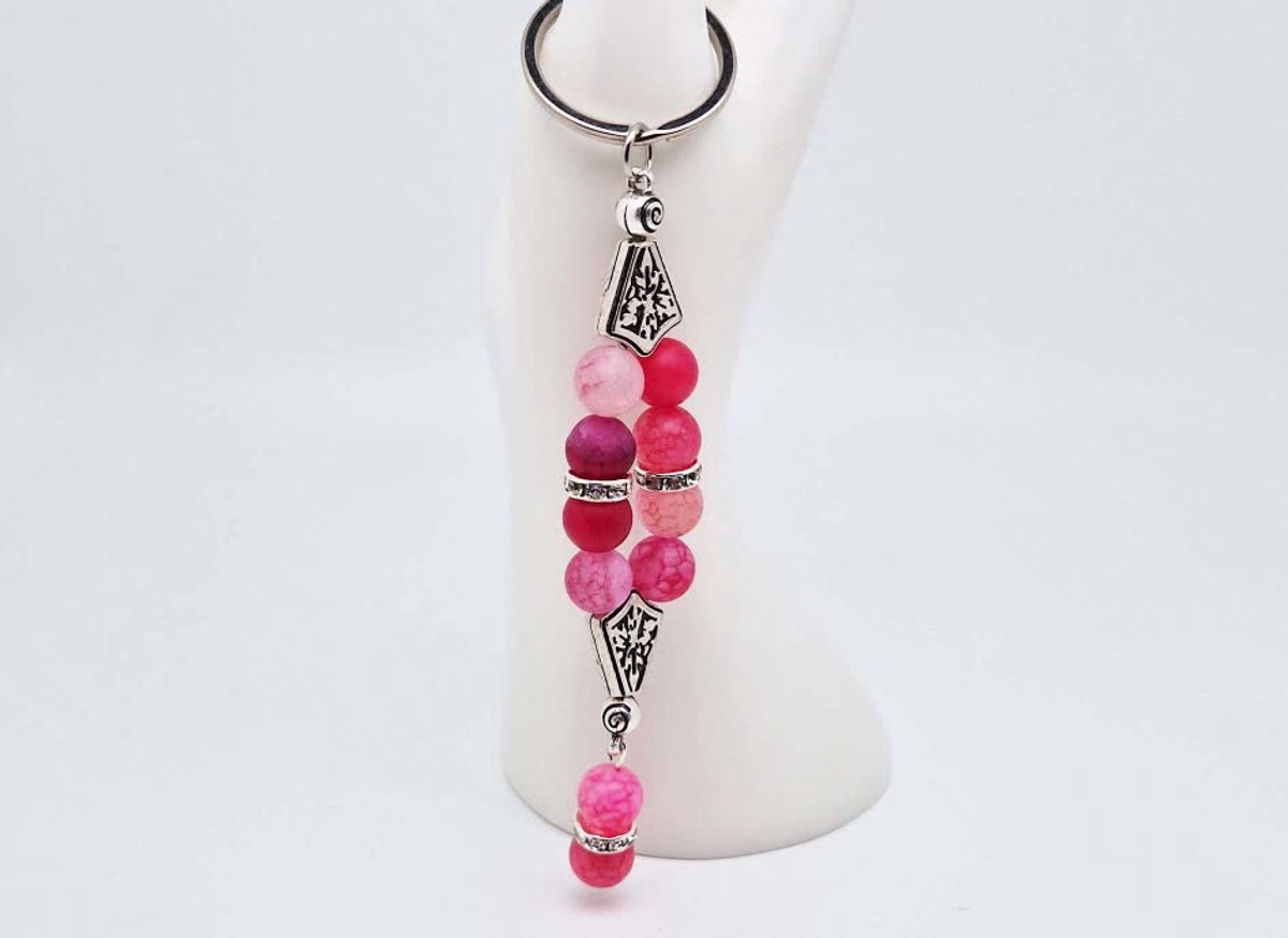 Handgemaakte Harmony Sleutelhanger van natuursteen " Banded Agaat Magenta Roze" en metaal - diameter kralen 10mm - Aantal stenen10- Een mooi cadeau-idee en een bijzonder aandenken