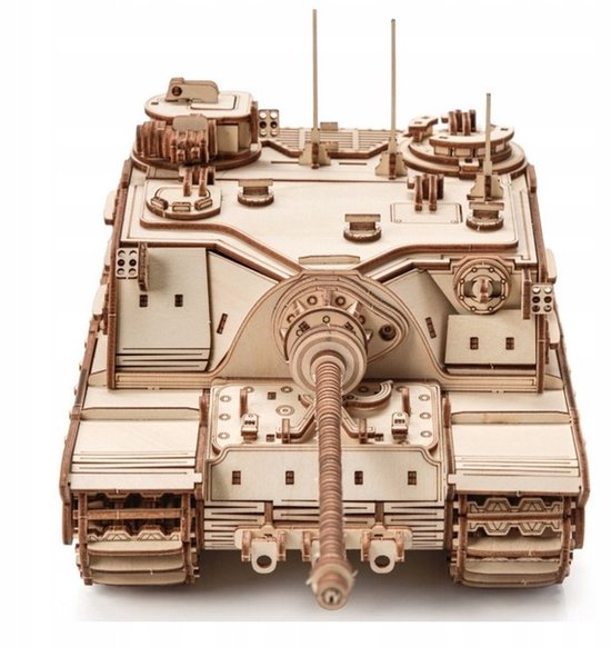 Vooraanzicht van een houten tankmodel met lange loop, veel details en rupsbanden. Houtkleurig.