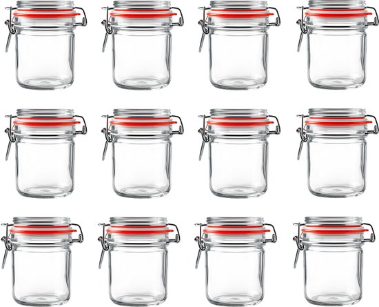 Twaalf lege glazen weckpotten van 400ml met rode afdichtingen en zilveren beugelsluitingen.