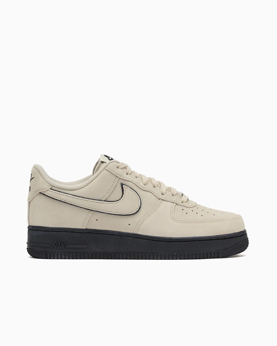 Nike Air Force 1 ’07 LV8 Light Beige