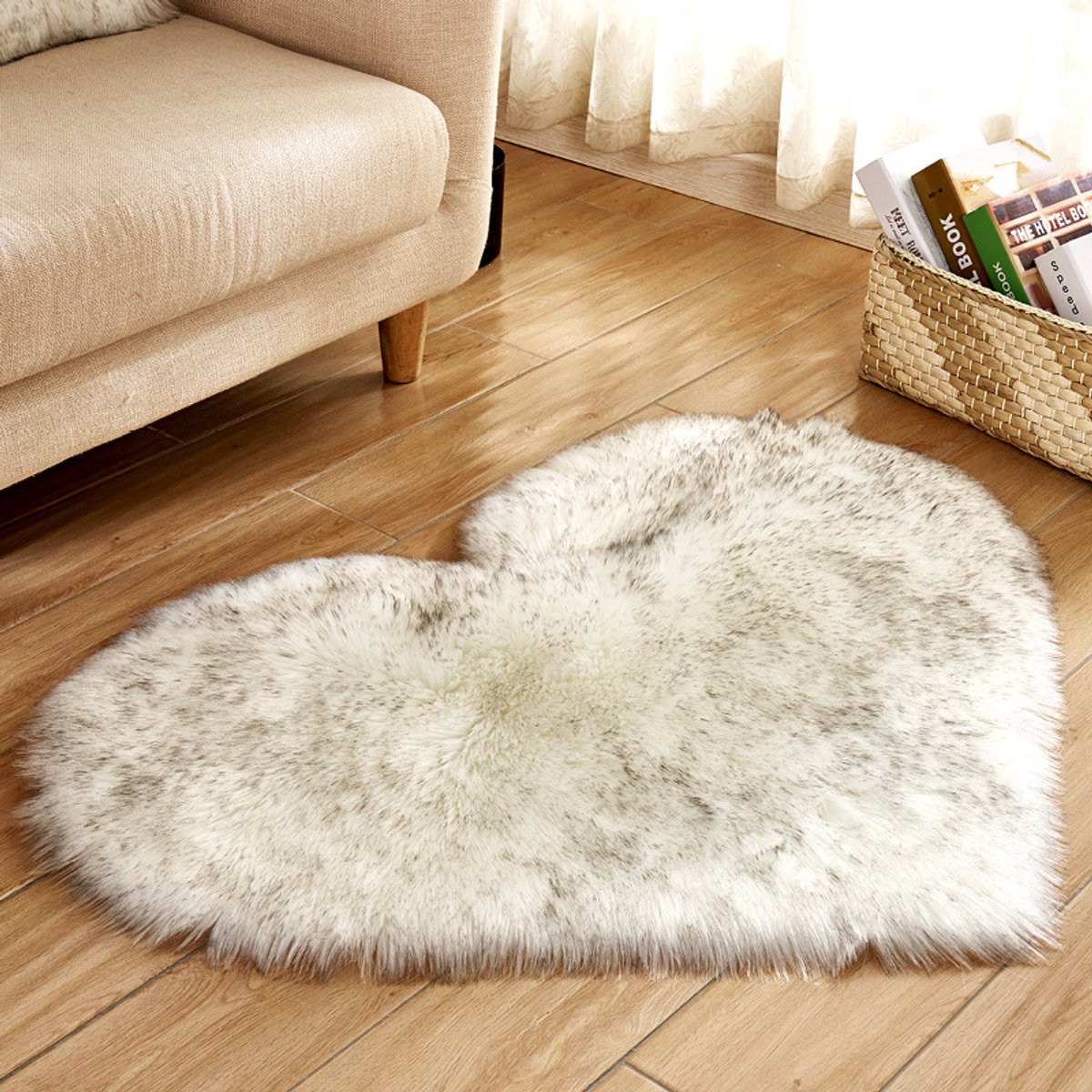 Qelus Zwart-Wit Modern Hartvormig Vloerkleed met Lange Pluizen - Wasbaar - Hoogpolig Vloerkleed - Zacht fluffy Decoratie - Voor Stoel, Bank of Bed - 70x90 cm