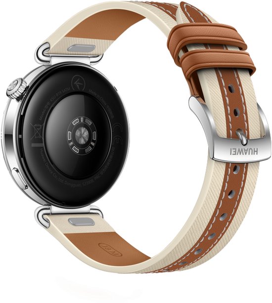 Achterkant van zilverkleurig horloge met crème- en bruine band.