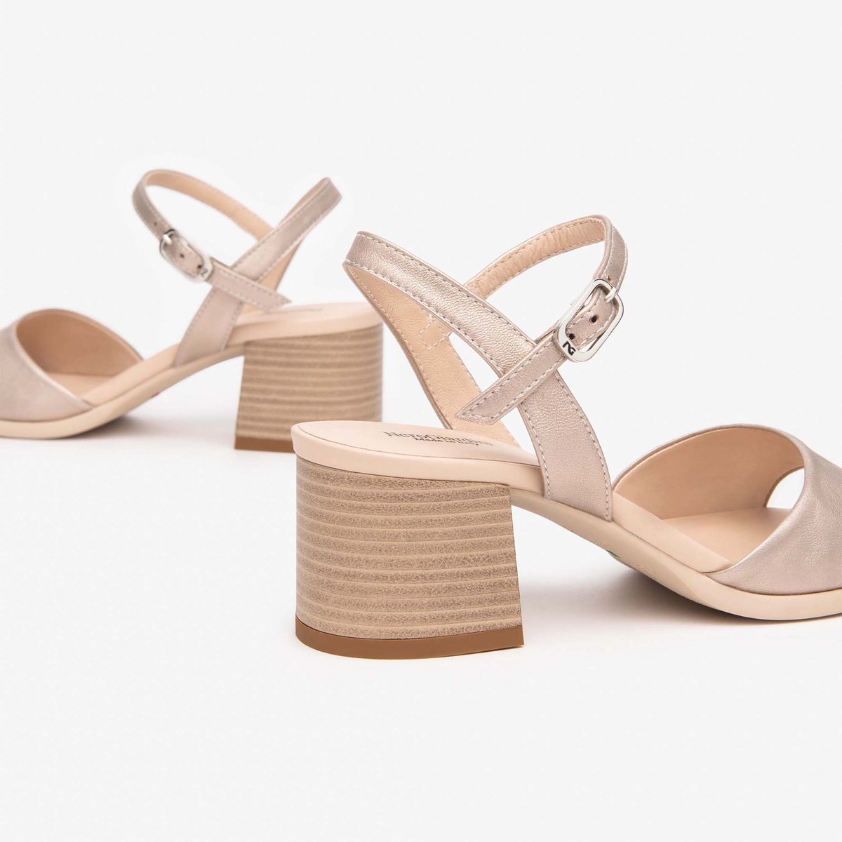 Nerogiardini Etoile Sand Tr Coira Naturale 35 Sandalen - Fashion Wear - Vrouwen