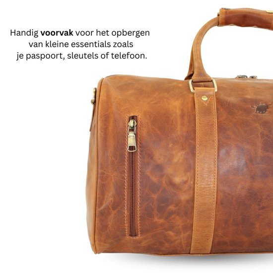 Cognac leren weekendtas met een handig voorvak met rits voor kleine spullen zoals paspoort, sleutels of telefoon.