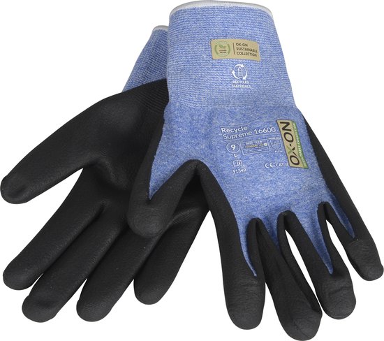 Paar blauwe handschoenen met zwarte coating, met label 'Recycle Supreme 16600'.