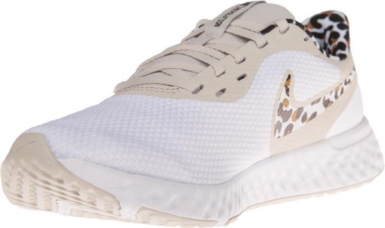 nike revolution 5 specs