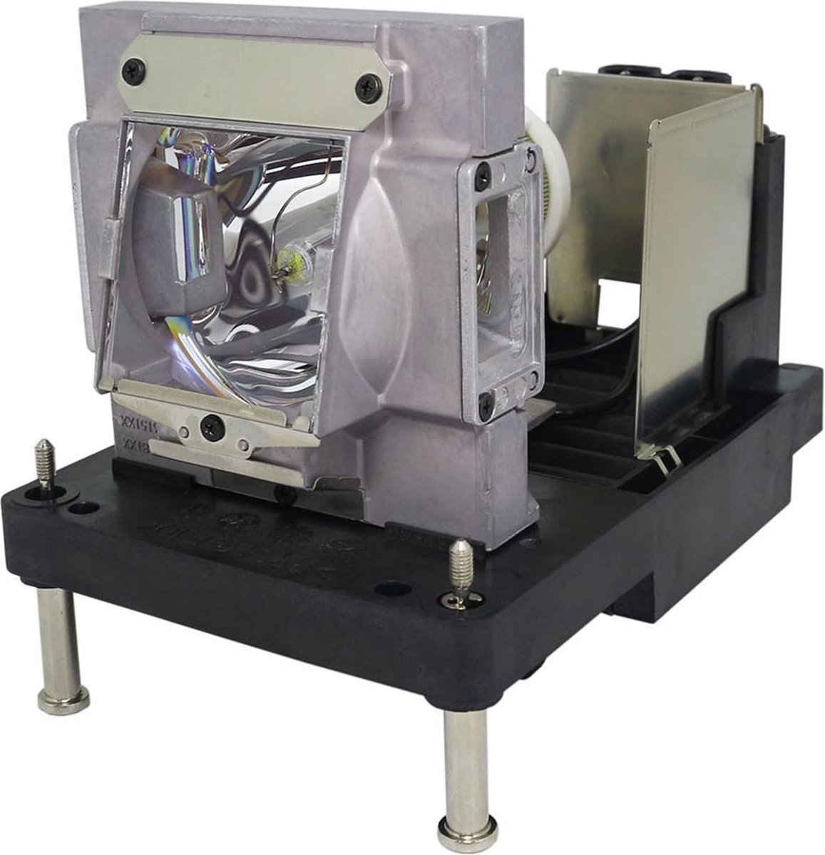 Beamerlamp geschikt voor de VIVITEK DX6851 beamer, lamp code 3797802500-SVK / 3797807700-SVK. Bevat originele UHP lamp, prestaties gelijk aan origineel.