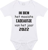 Baby rompertje met leuke tekst | Ik ben het mooiste cadeautje van het jaar 2022 |zwangerschap aankondiging | cadeau papa mama opa oma oom tante | kraamcadeau | maat 68 wit