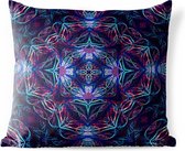 Sierkussen Mandala voor buiten - Een kleurrijk mozaïekpatroon met meerdere kleuren - 40x40 cm - vierkant weerbestendig tuinkussen / tuinmeubelkussen van polyester