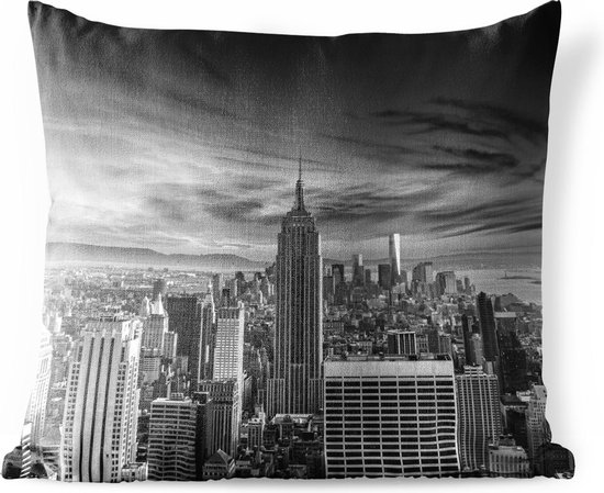 Buitenkussens - Tuin - Bijzondere wolken in New York -zwart-wit - 60x60 cm