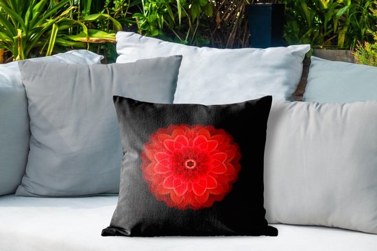 Sierkussen Mandala pour l'extérieur - mandala dahlia Oranje sur fond noir - 45x45 cm - Coussin de jardin carré résistant aux intempéries / coussin de salon de jardin en polyester