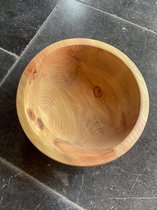 Schaal van yellow cedar hout