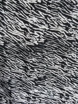 Hamamdoek, pareo, sarong strepen lengte 115 cm breedte 165 kleuren zwart wit versierd met franjes.