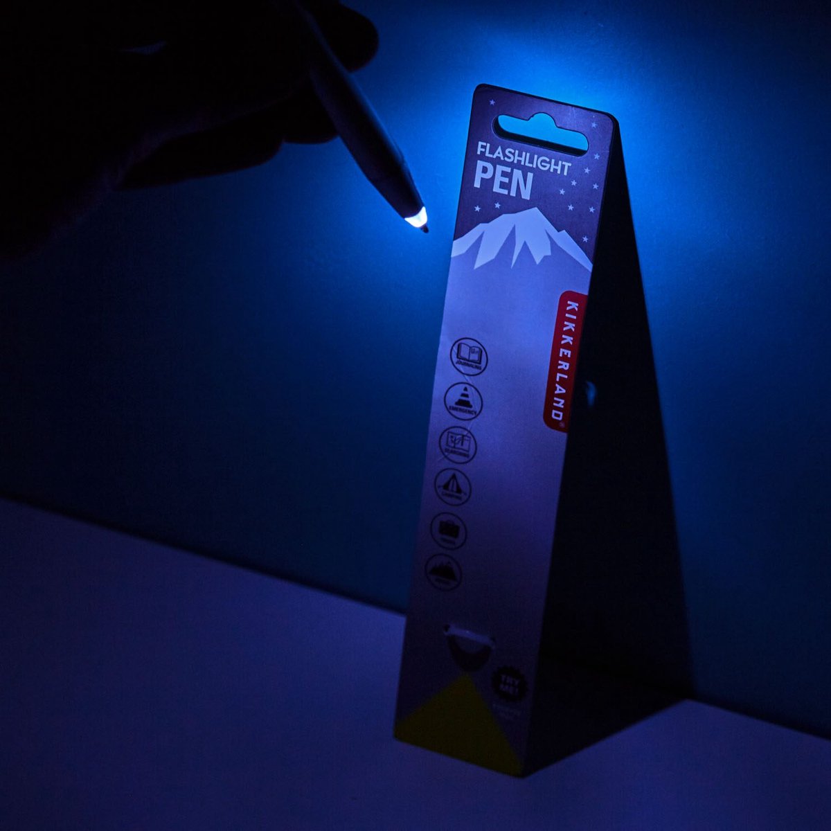 Kikkerland Light up Pen Hervulbare balpen Inclusief LEDlichtpunt