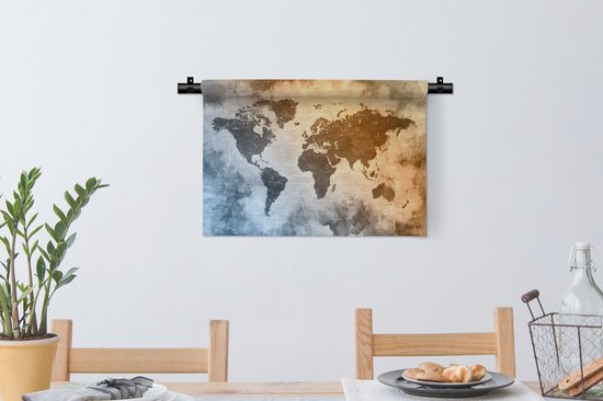 Tapisserie Cartes du mondeIllustrations de Noël - Wereldkaart avec des couleurs de peinture chaudes et froides sur un fond avec motif texturé Tapisserie murale coton 60x40 cm - Tapisserie avec photo