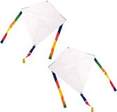 Set van 2x stuks blanco vliegers DIY knutselpakket inclusief 6 krijtjes per pakket 49 x 49 cm - Buitenspeelgoed