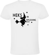 Heks in opleiding Heren t-shirt | magie | bezem | school | heks | heksen | opleiding | grappig | cadeau | Wit