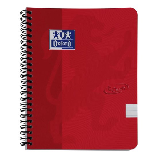 Rood Oxford notitieboek met reliëf print, zwart gespiralde binding en Oxford logo.