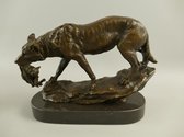 Beeld - Wolf met jong - brons - 20 cm hoog