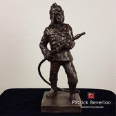 Beeld Brandweerman - Bronskleur - 30 cm - decoratief - brandweer - jubileum - vaderdag - sculptuur