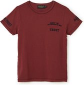 In Gold We Trust T-shirt met logoborduring en backprint - Rood - Maat 140
