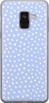 Samsung Galaxy A8 2018 siliconen hoesje - Paars lila stippen - Soft Case Telefoonhoesje - Paars - Gestipt
