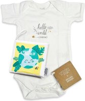 Cadeaupakket Hello World met babyboekje & romper 3-6 mnd - 100% katoen - fairly made - duurzaam en origineel kraamcadeau