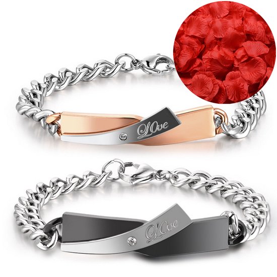 Bracelet supérieur avec plaque or rose et "Love" et diamant. Bracelet inférieur avec plaque noire et "Love" et diamant. Pétales de rose rouges dans un cercle.