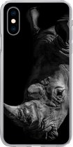 Geschikt voor iPhone X hoesje - Close-up neushoorn op zwarte achtergrond in zwart-wit - Siliconen Telefoonhoesje