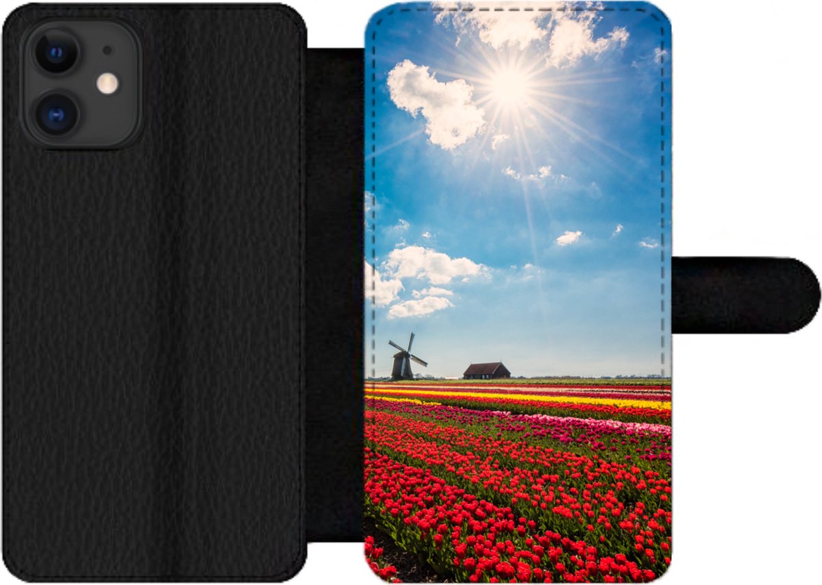 Telefoonhoesje Geschikt voor iPhone 12 Pro telefoonhoesje - Indrukwekkend tulpenveld in Nederland - Met vakjes - Wallet case met magneetsluiting